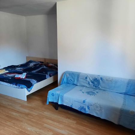 Casa Adrian Camere Centru Vechi Brașov Exterior foto
