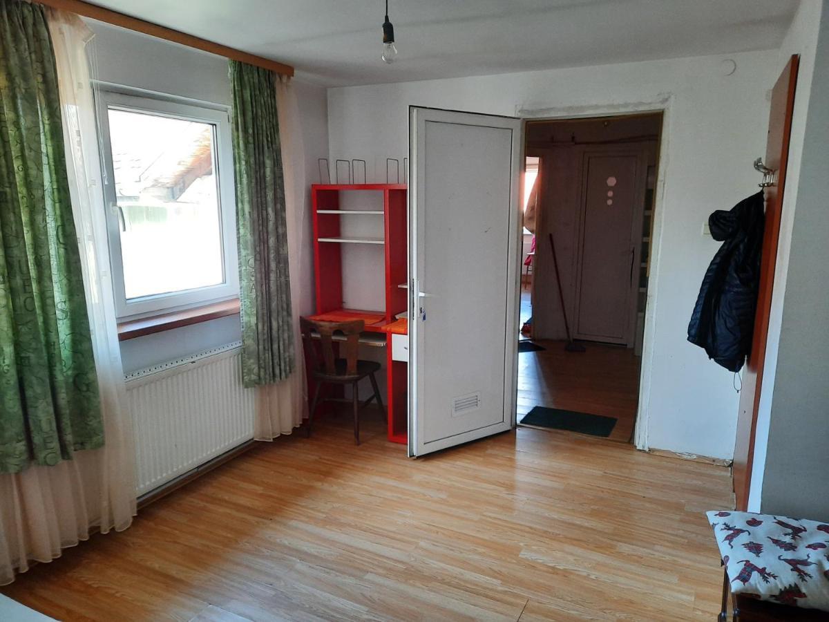 Casa Adrian Camere Centru Vechi Brașov Exterior foto