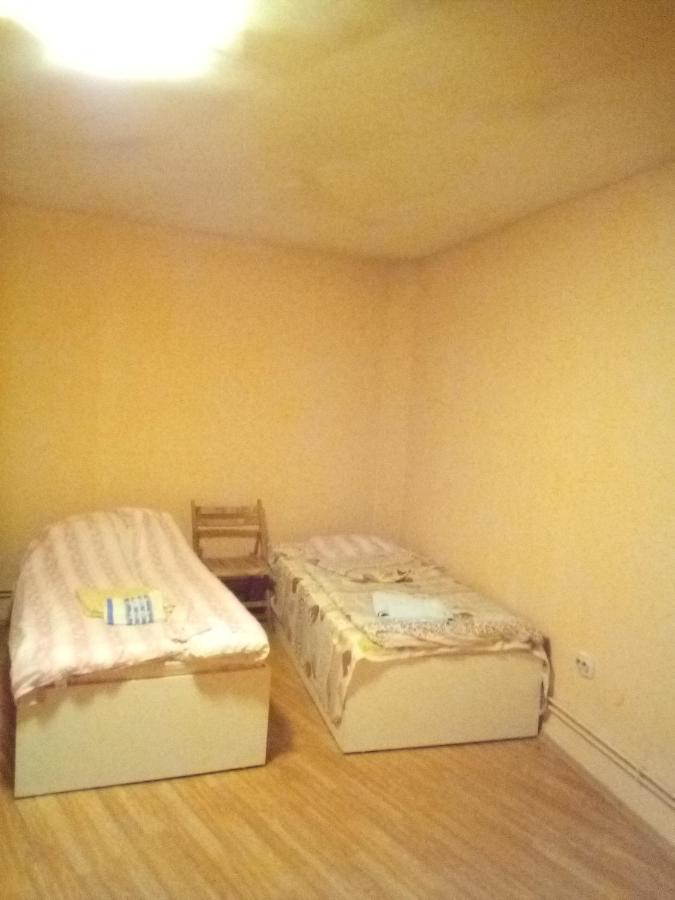 Casa Adrian Camere Centru Vechi Brașov Exterior foto